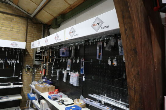 Butiksinventar uden indhold