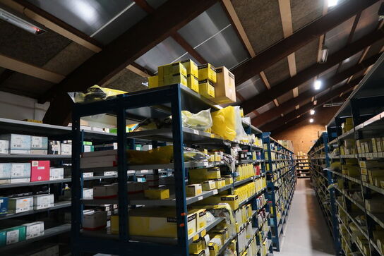 3 fag dobbeltsidet lagerreoler uden indhold