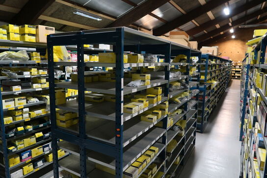 3 fag dobbeltsidet lagerreoler uden indhold