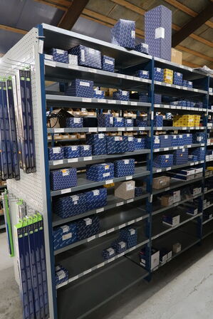 9 fag dobbeltsidet lagerreoler uden indhold