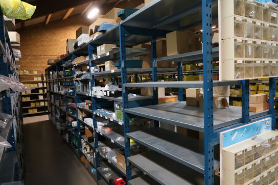 8 fag dobbeltsidet lagerreoler uden indhold