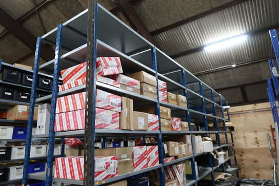 12 fag lagerreoler med indhold