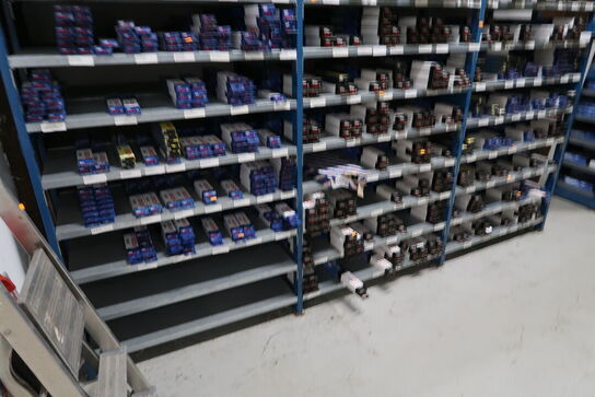 3 fag lagerreoler uden indhold