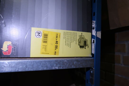 3 fag lagerreoler med div. Reservedele (endoskop medfølger ikke)