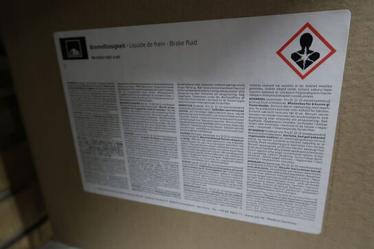 4 fag lagerreol med indhold