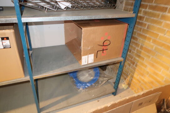 3 fag lagerreoler med div. Reservedele (endoskop medfølger ikke)