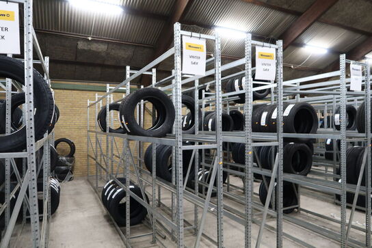 8 fag dækreoler uden indhold