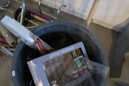 2 stk. blandevogne samt murerværktøj m.m.