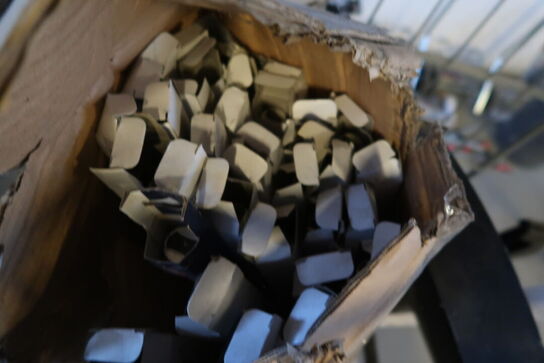 Bur med lysstofrør m.m.