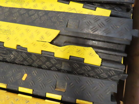 2 paller med Kabelbroer