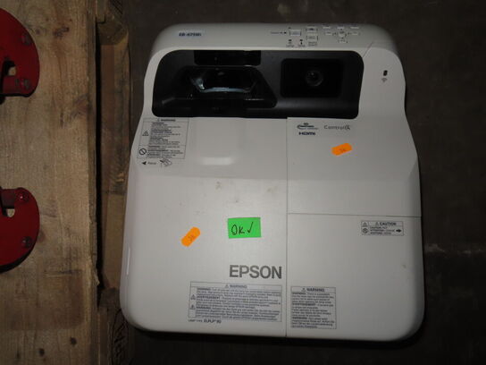Projektor short throw - EPSON EB-675WI