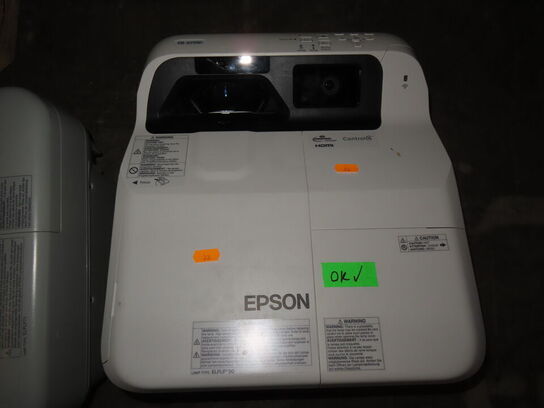 Projektor short throw - EPSON EB-675WI