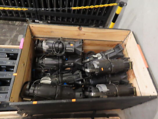 Palle med Fresnel lamper ETC SOURCE FOUR 750