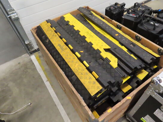 2 paller med Kabelbroer