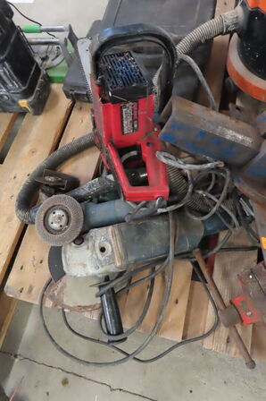 Palle med diverse værktøj