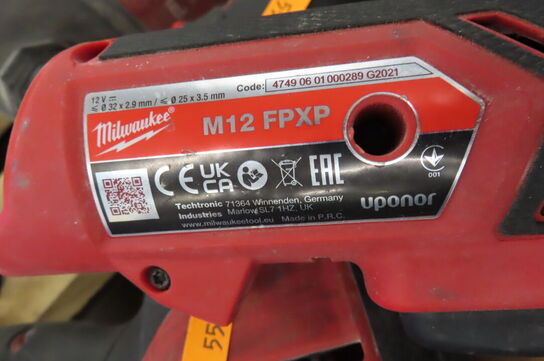 4 stk. Akku-værktøj samt arbejdslampe Milwaukee