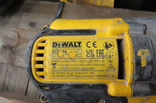 3 stk. Akku-værktæj samt værktøjskasse DEWALT