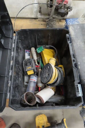 3 stk. Akku-værktøj DEWALTsamt værktøjskasse