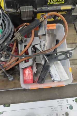 Palle med diverse værktøj m.m.