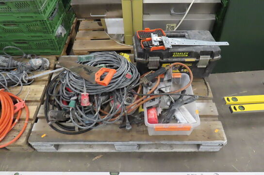 Palle med diverse værktøj m.m.