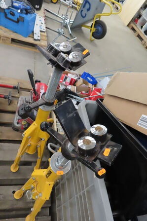 2 stk. Rørstøtter REMS