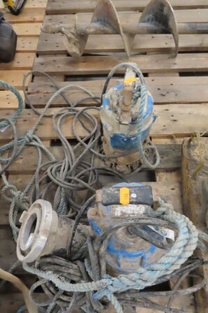 2 stk. Dykpumper samt slange