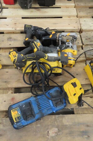 4 stk. Akku-værktøj DEWALT