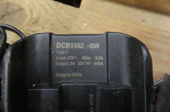 2 stk. 22v ladere samt høreværn DEWALT