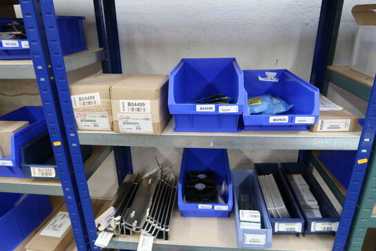 5 fag lagerreoler med varelager/reservedele