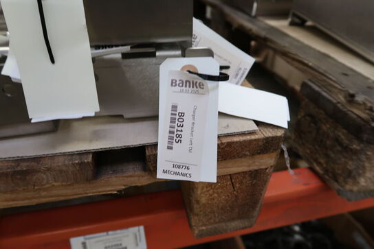 3 stk. paller med div. Varelager/reservedele