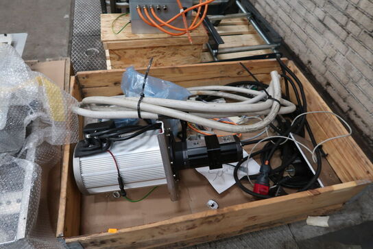 4 stk. paller med varelager/reservedele