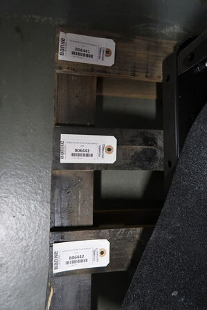 4 stk. paller med varelager/reservedele