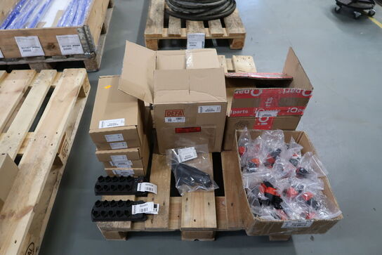 6 stk. paller med varelager/reservedele