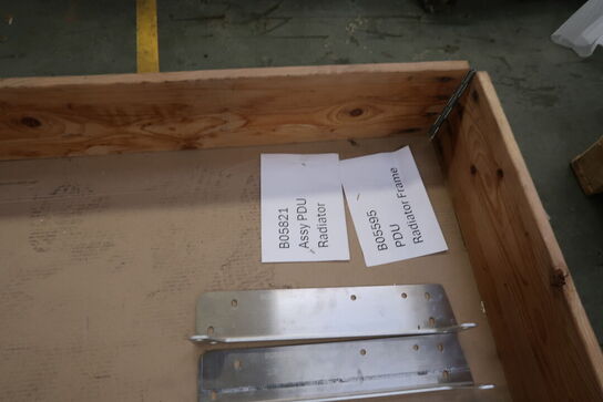 2 stk. paller med varelager/reservedele