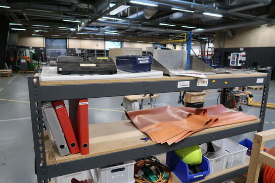 Lagerreoler med div. Varelager og værktøj