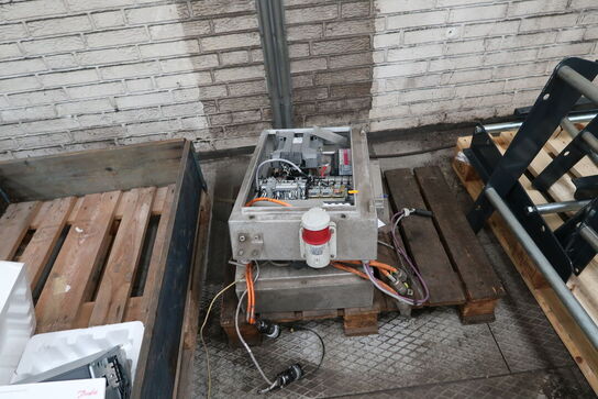 4 stk. paller med varelager/reservedele