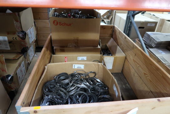 3 stk. paller med div. Varelager/reservedele