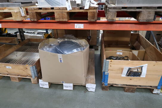 3 stk. paller med div. Varelager/reservedele