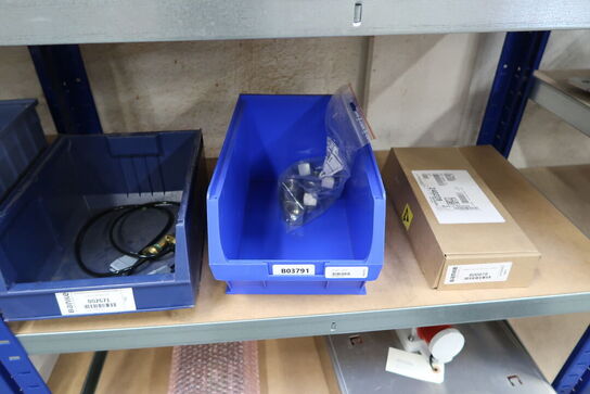 5 fag lagerreoler med varelager/reservedele