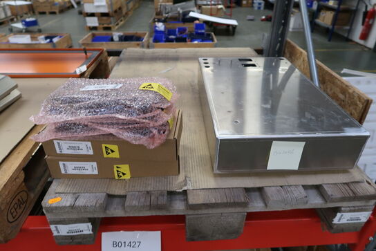 3 stk. paller med div. Varelager/reservedele