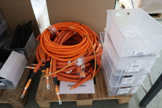 2 stk. paller med Div. Varelager/Reservedele