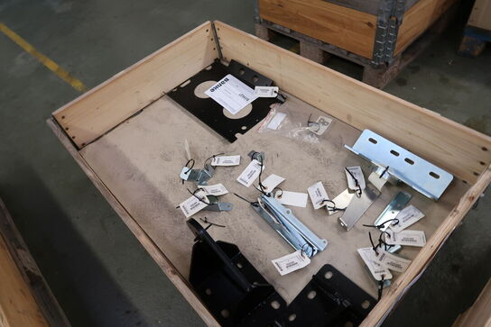 2 stk. paller med varelager/reservedele