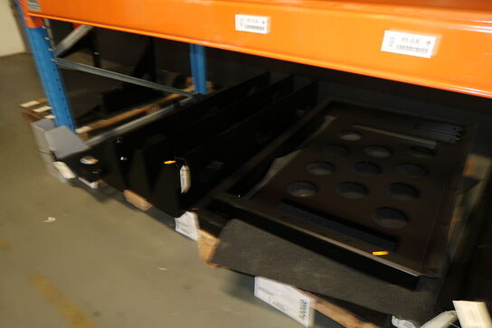 4 stk. paller med varelager/reservedele