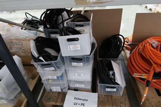 2 stk. paller med Div. Varelager/Reservedele