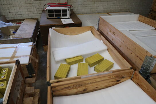 Div. Batterier, varelager, reservedele m.m.