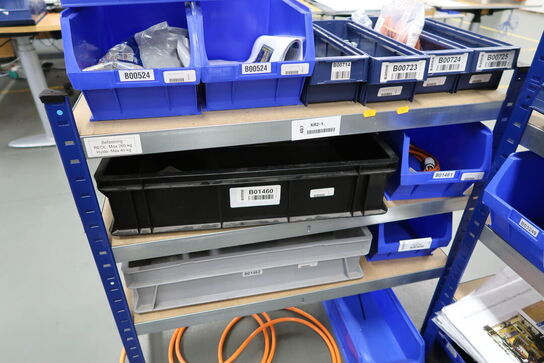 2 stk. lagerreoler med div. Varelager