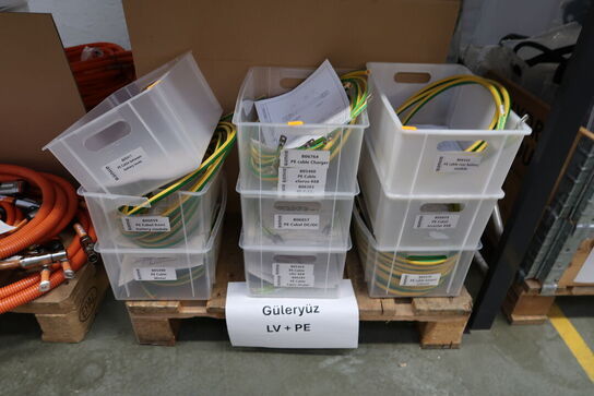 2 stk. paller med Div. Varelager/Reservedele