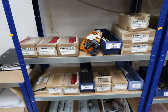 5 fag lagerreoler med varelager/reservedele