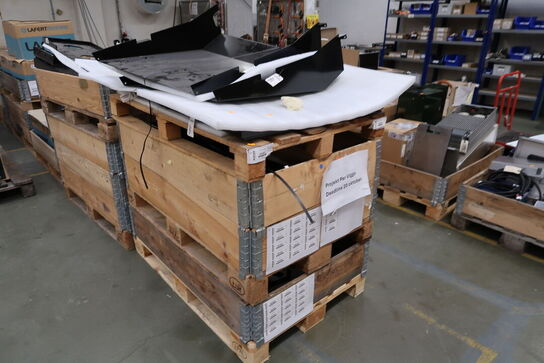 3 stk. paller med varelager/reseverdele