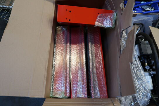 3 stk. paller med varelager/reseverdele